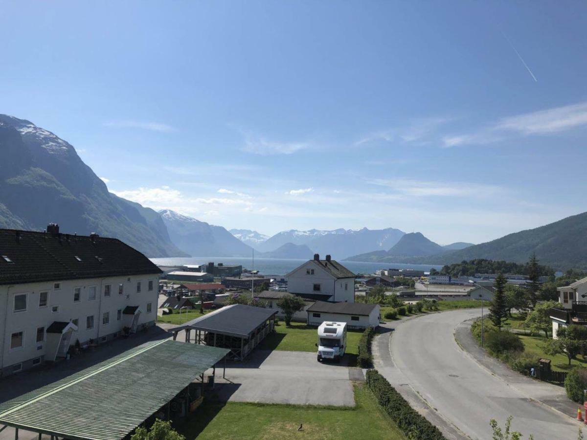 Andalsnes Gustehouse Διαμέρισμα Εξωτερικό φωτογραφία